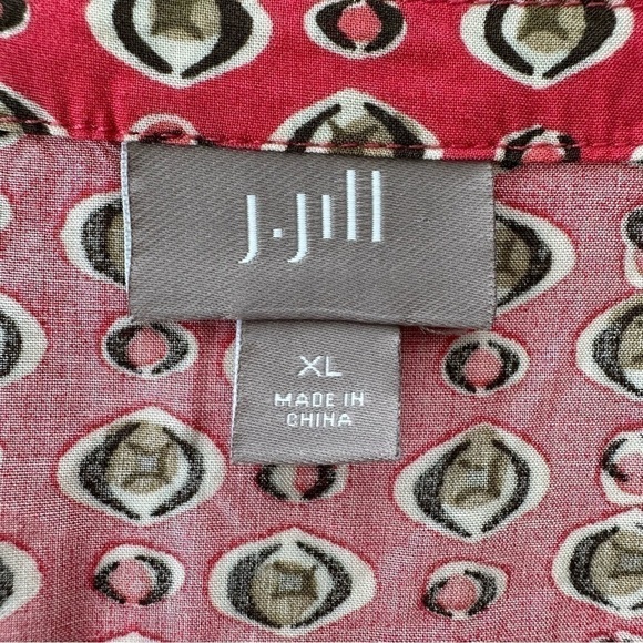 J. Jill top with crew neckline and short sleeves, loose fitting - Picture 8 of 11